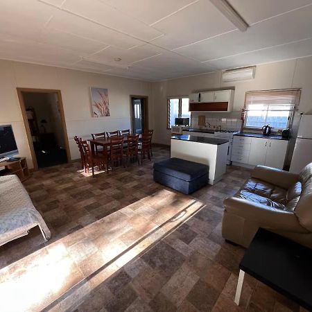 Kickback Cottages Lakes Entrance Esterno foto