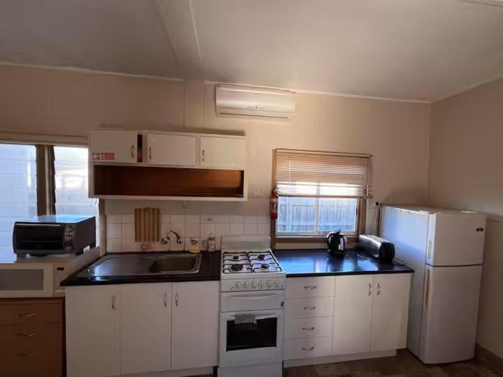 Kickback Cottages Lakes Entrance Esterno foto