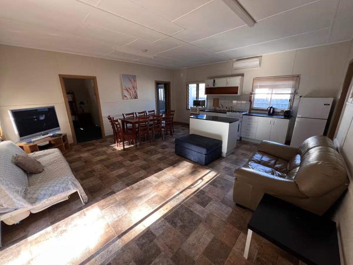 Kickback Cottages Lakes Entrance Esterno foto